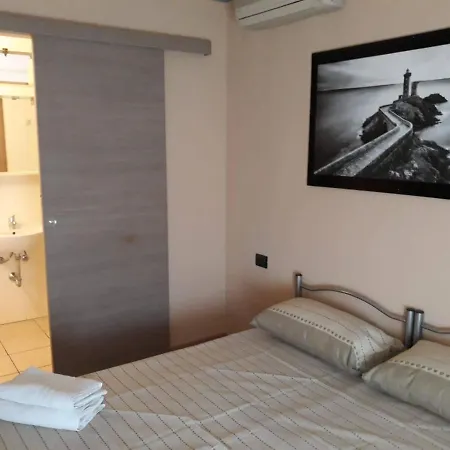 2 Camera Con Cucina Vicino Centro Citta Parma